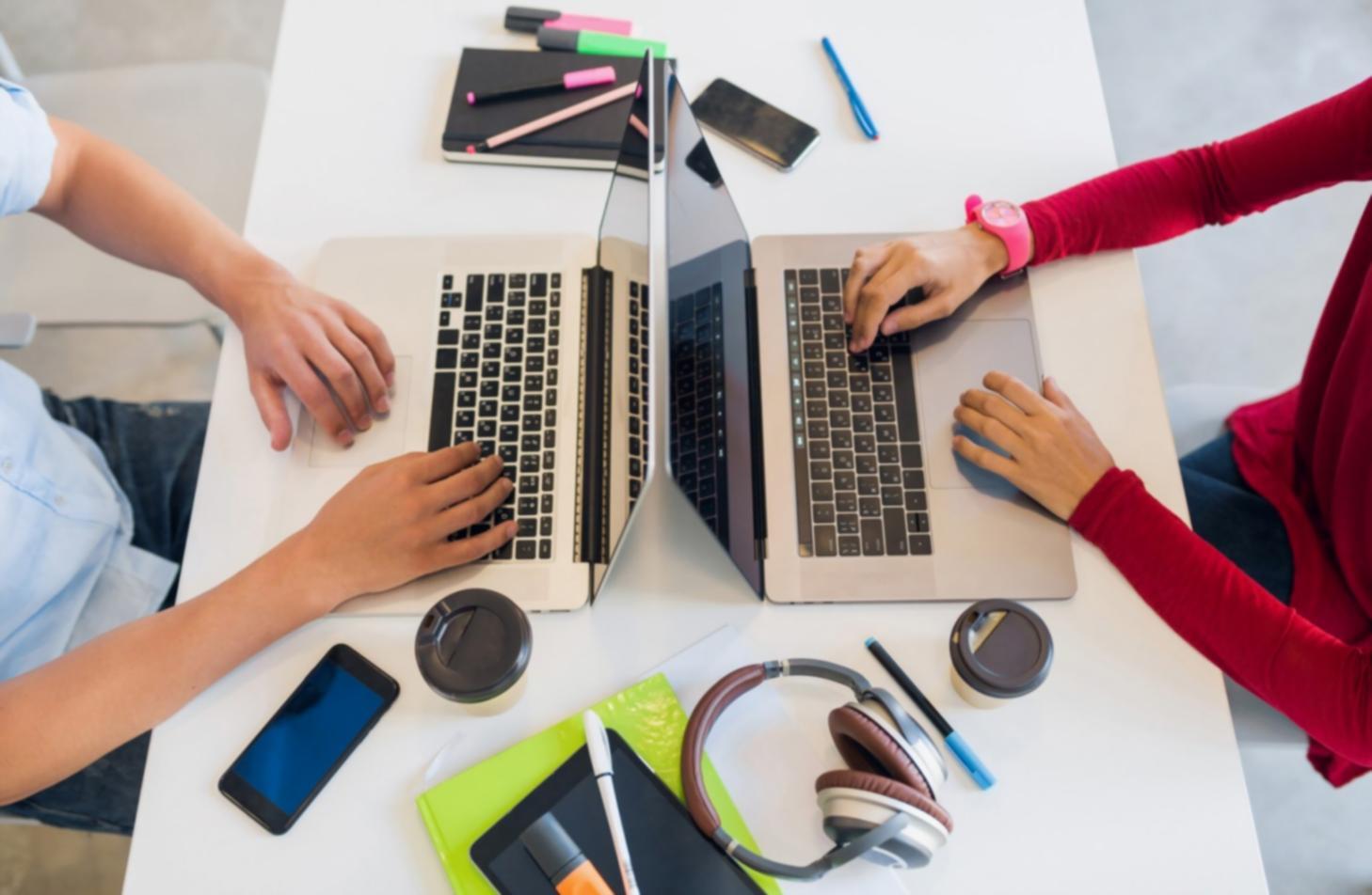Moderne Finanzberatung mit digitalen Tools und persönlicher Betreuung